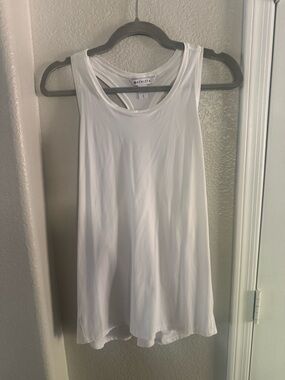 Athleta Ultimate Train White Scoop Neck Active Tank